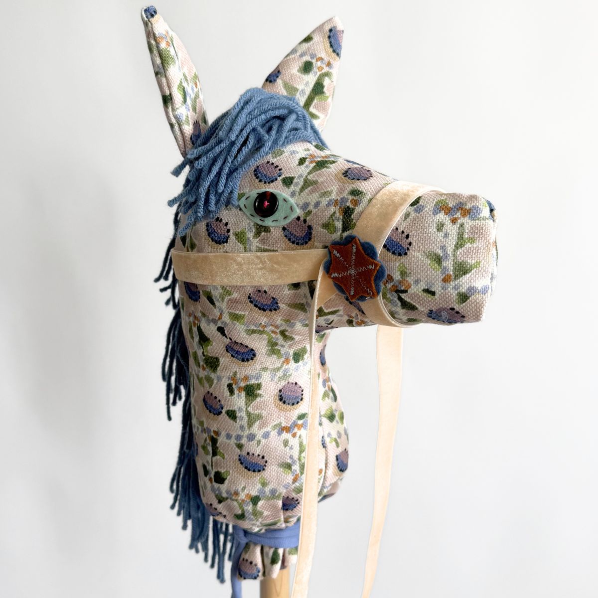 Queen Titania - Hobby Horse