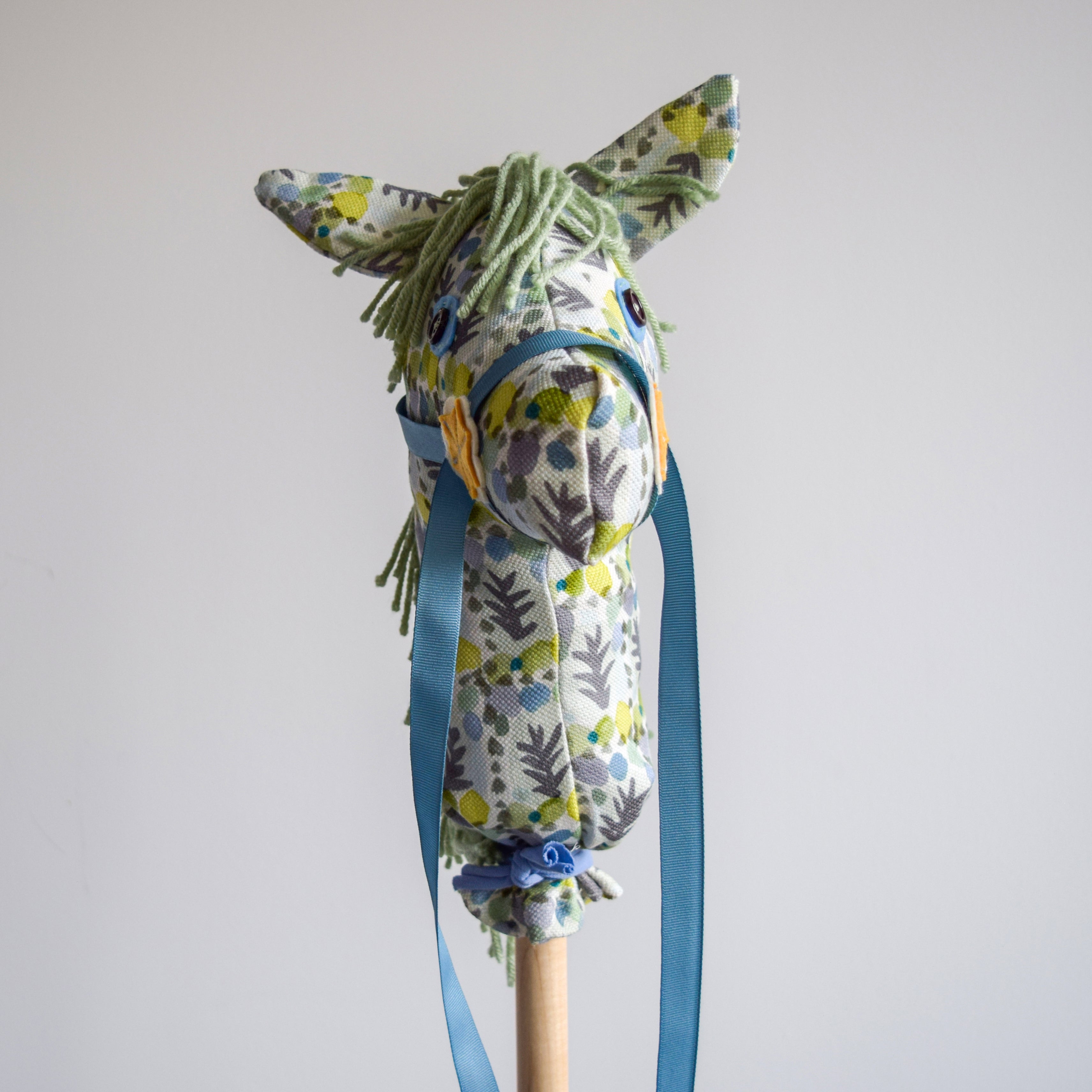 Peaseblossom - Hobby Horse