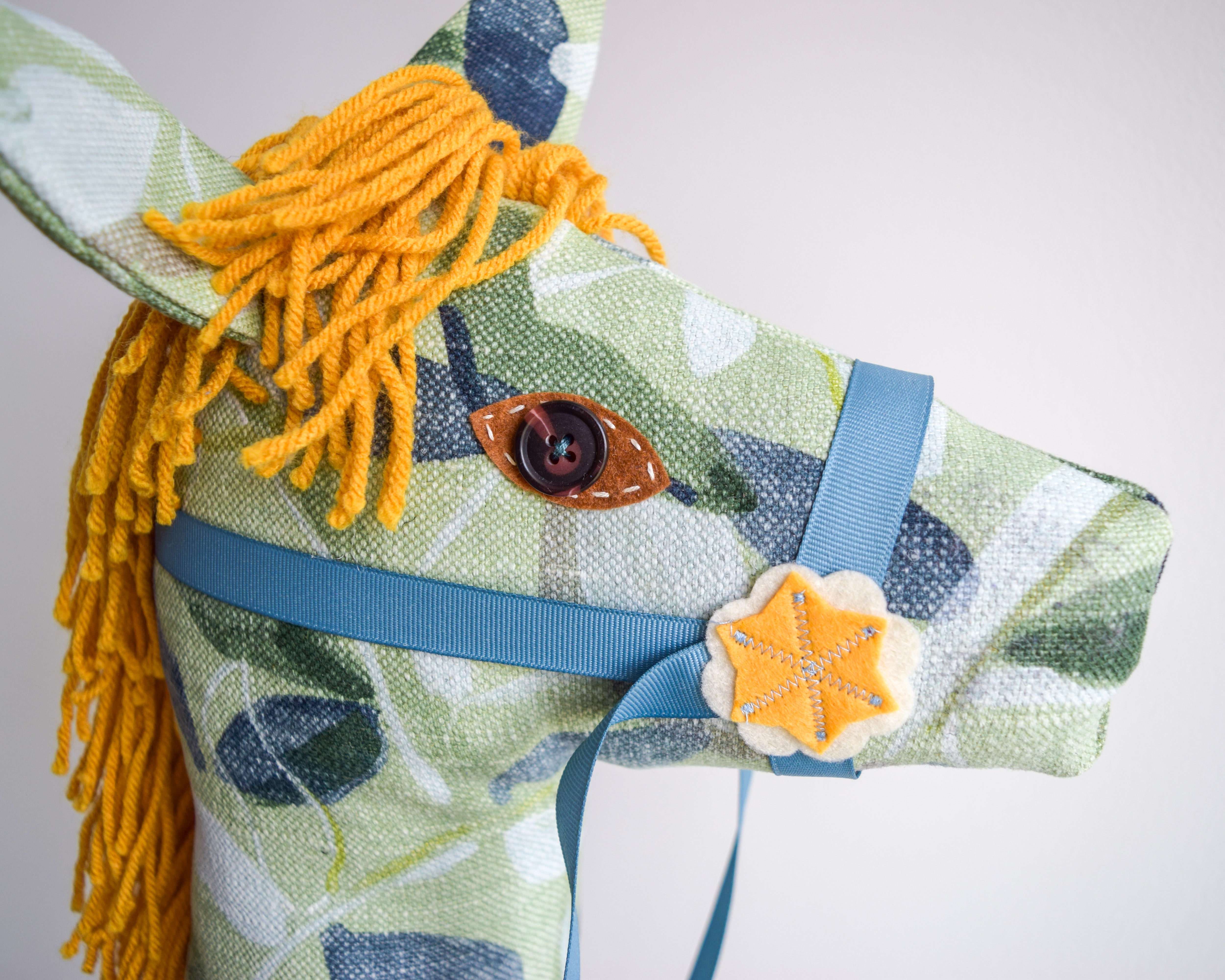 Oberon - Hobby Horse