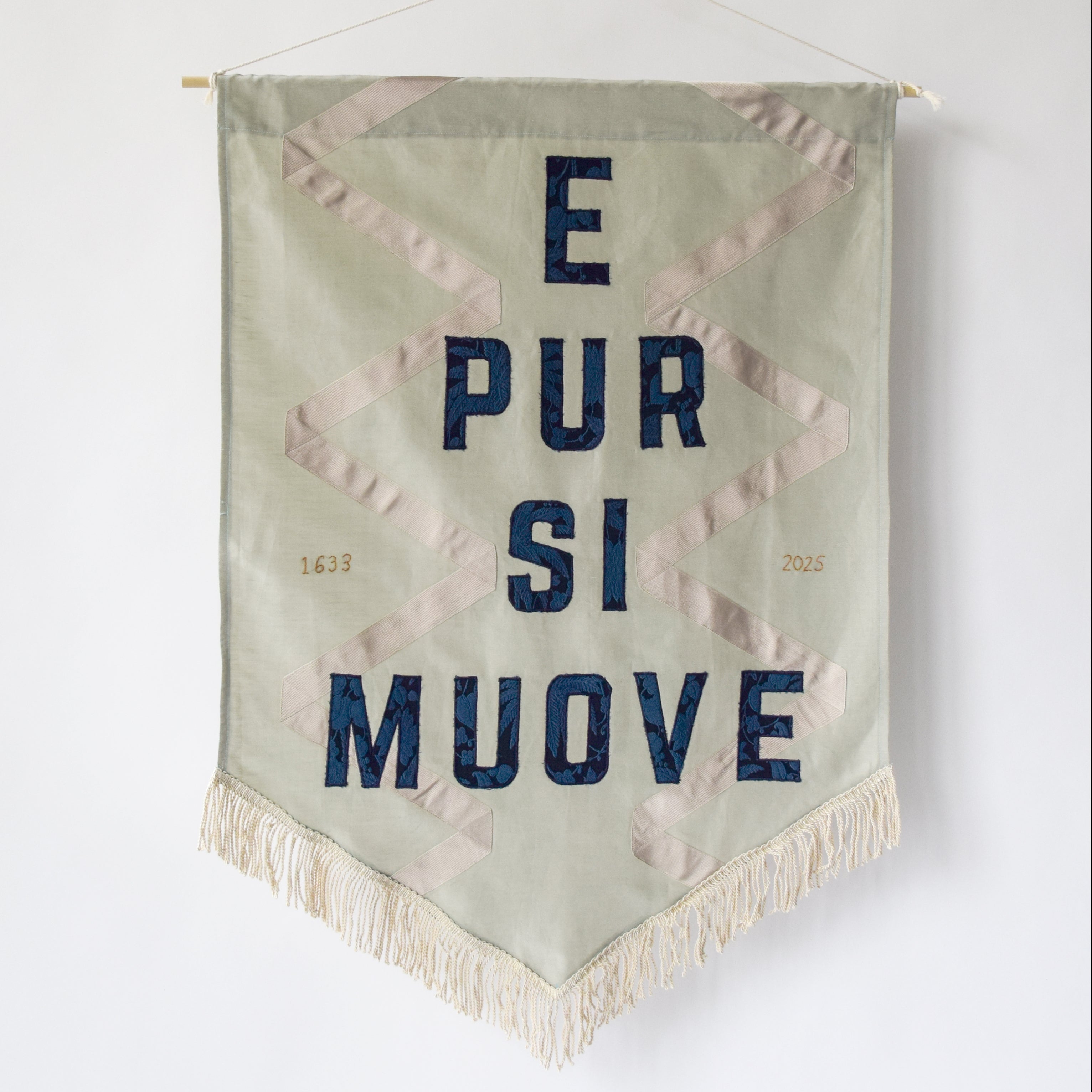 E pur si muove