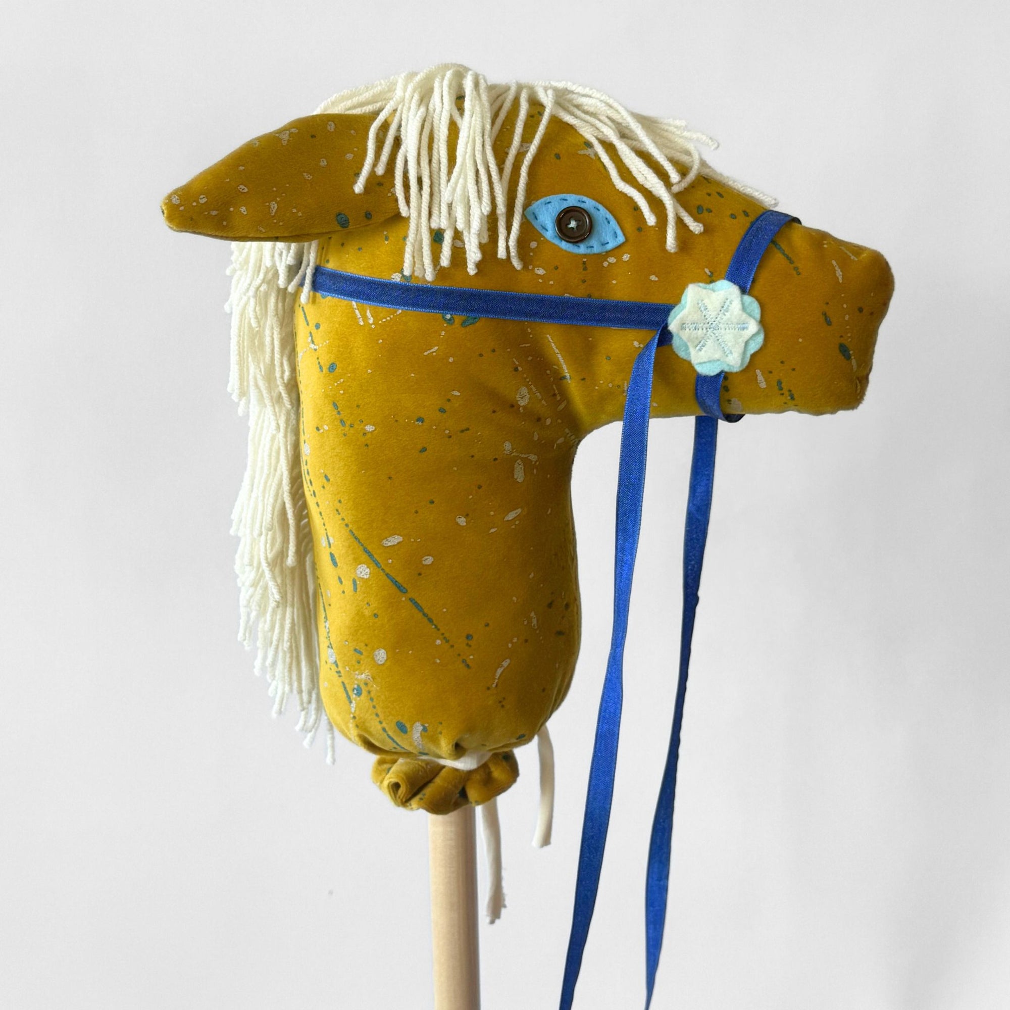 Lemon Cream - Hobby Horse