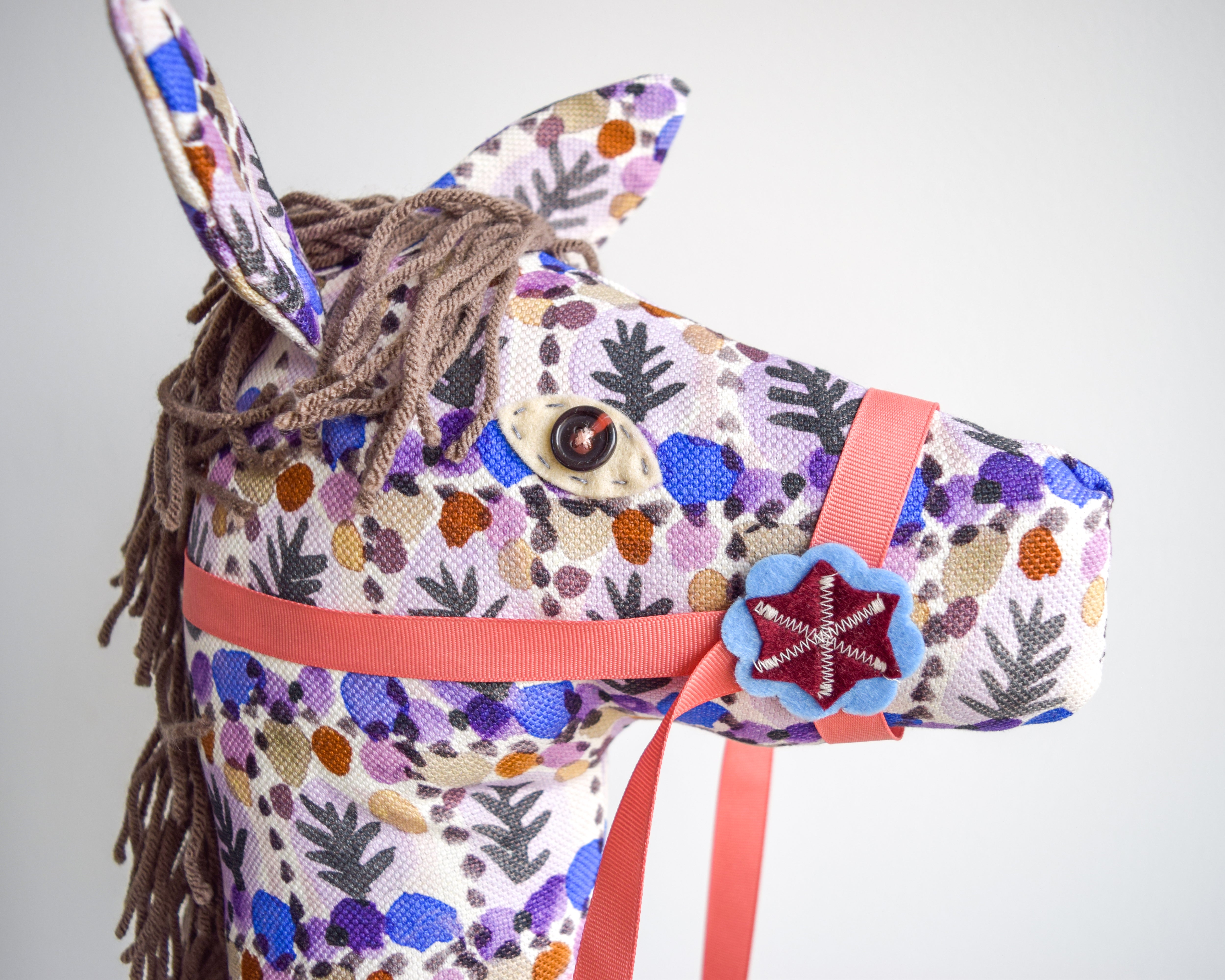 Peaseblossom - Hobby Horse