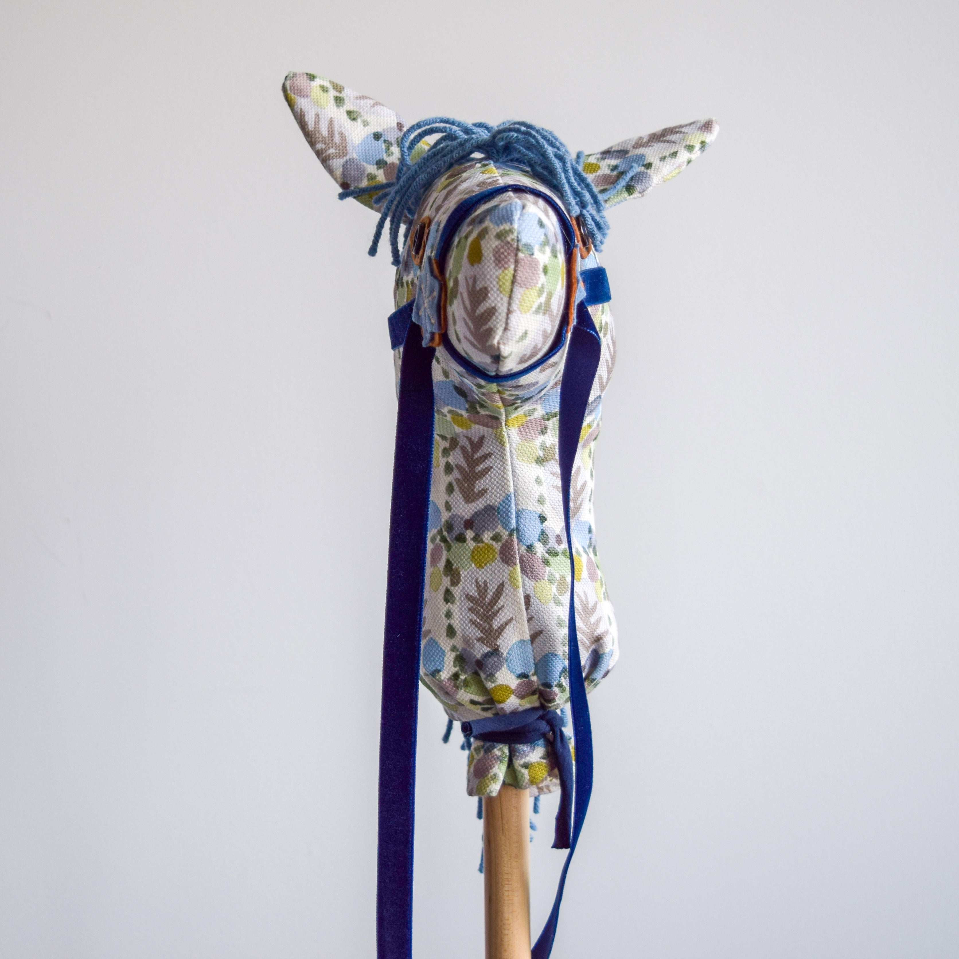 Peaseblossom - Hobby Horse