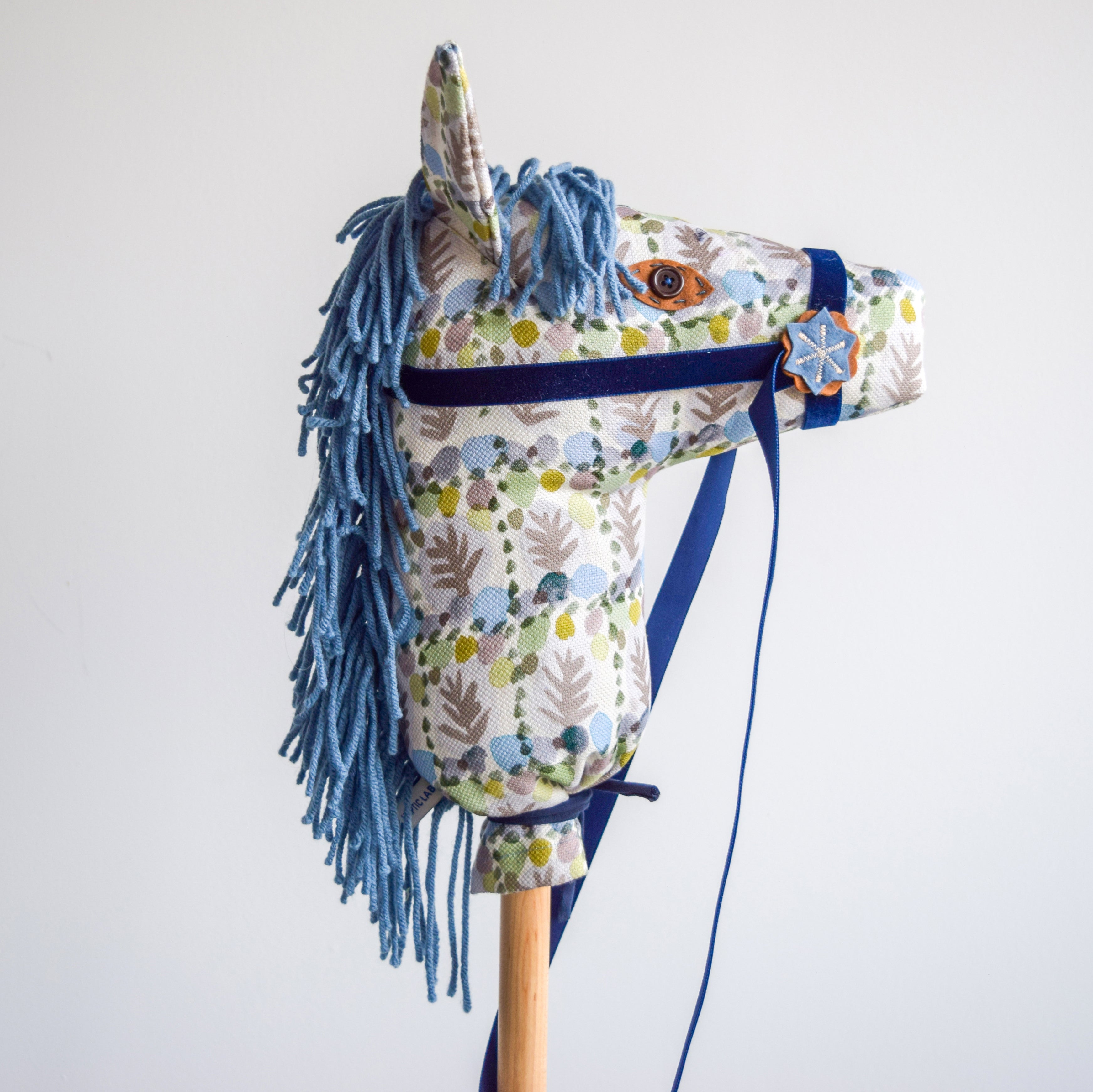 Peaseblossom - Hobby Horse