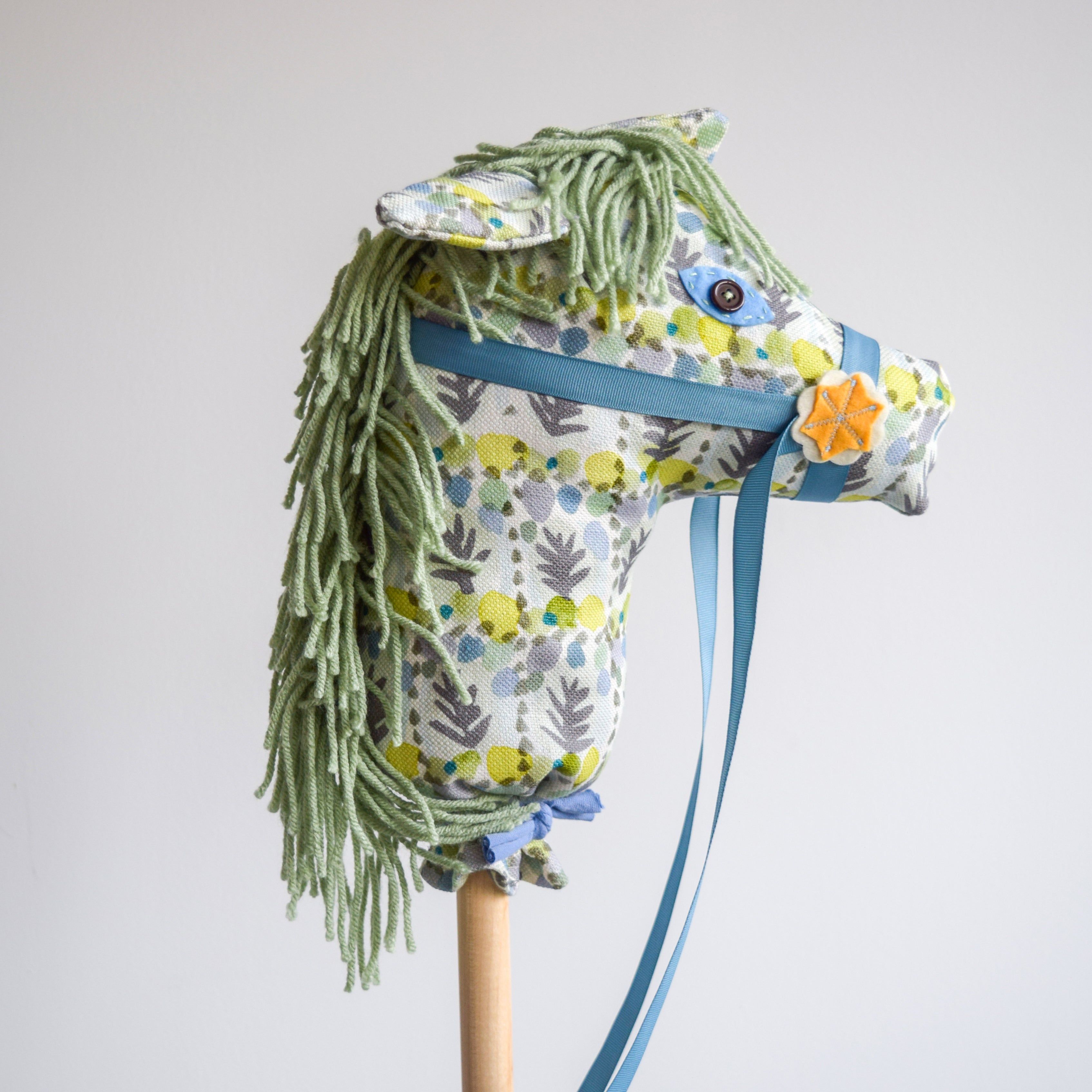 Peaseblossom - Hobby Horse