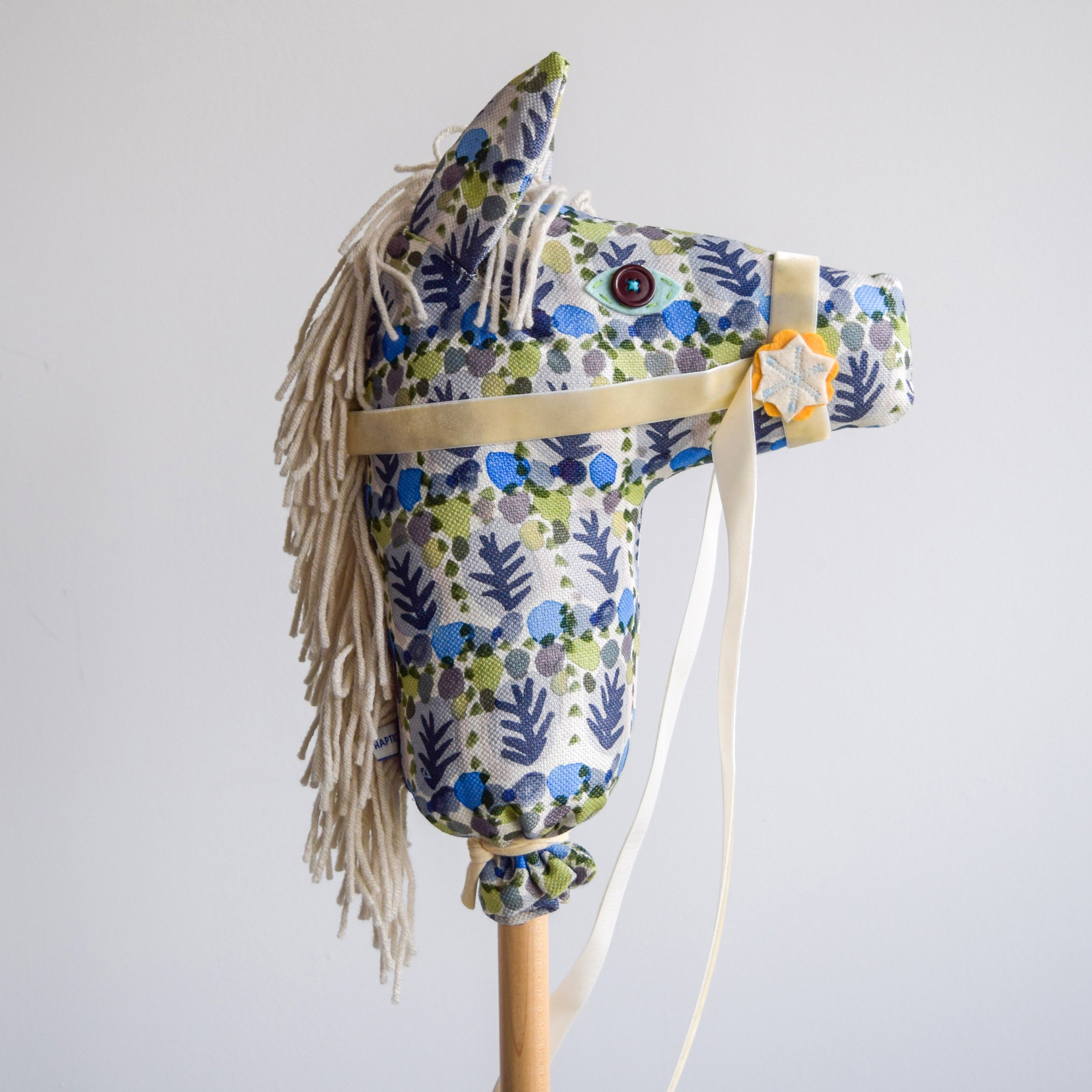 Peaseblossom - Hobby Horse