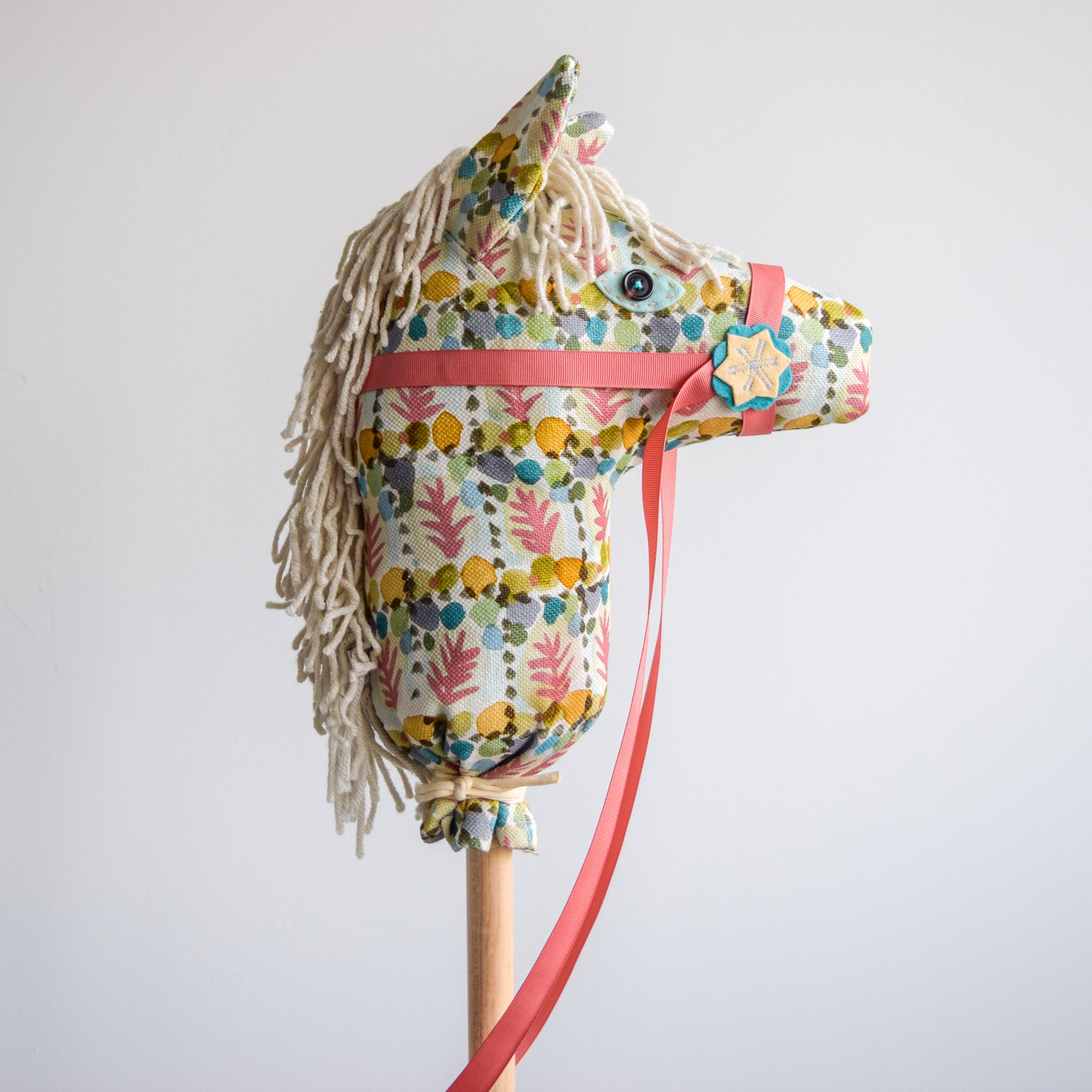 Peaseblossom - Hobby Horse