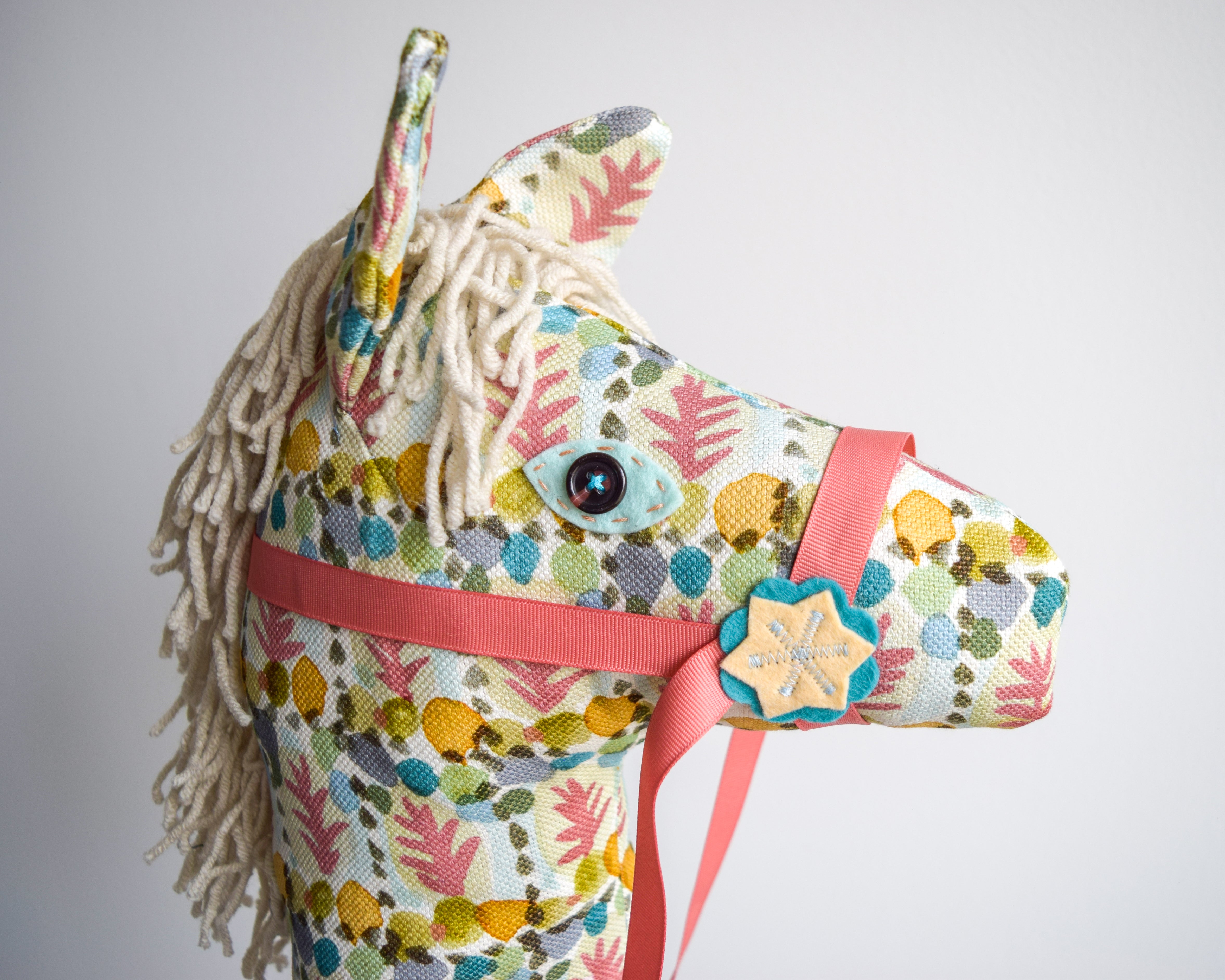 Peaseblossom - Hobby Horse