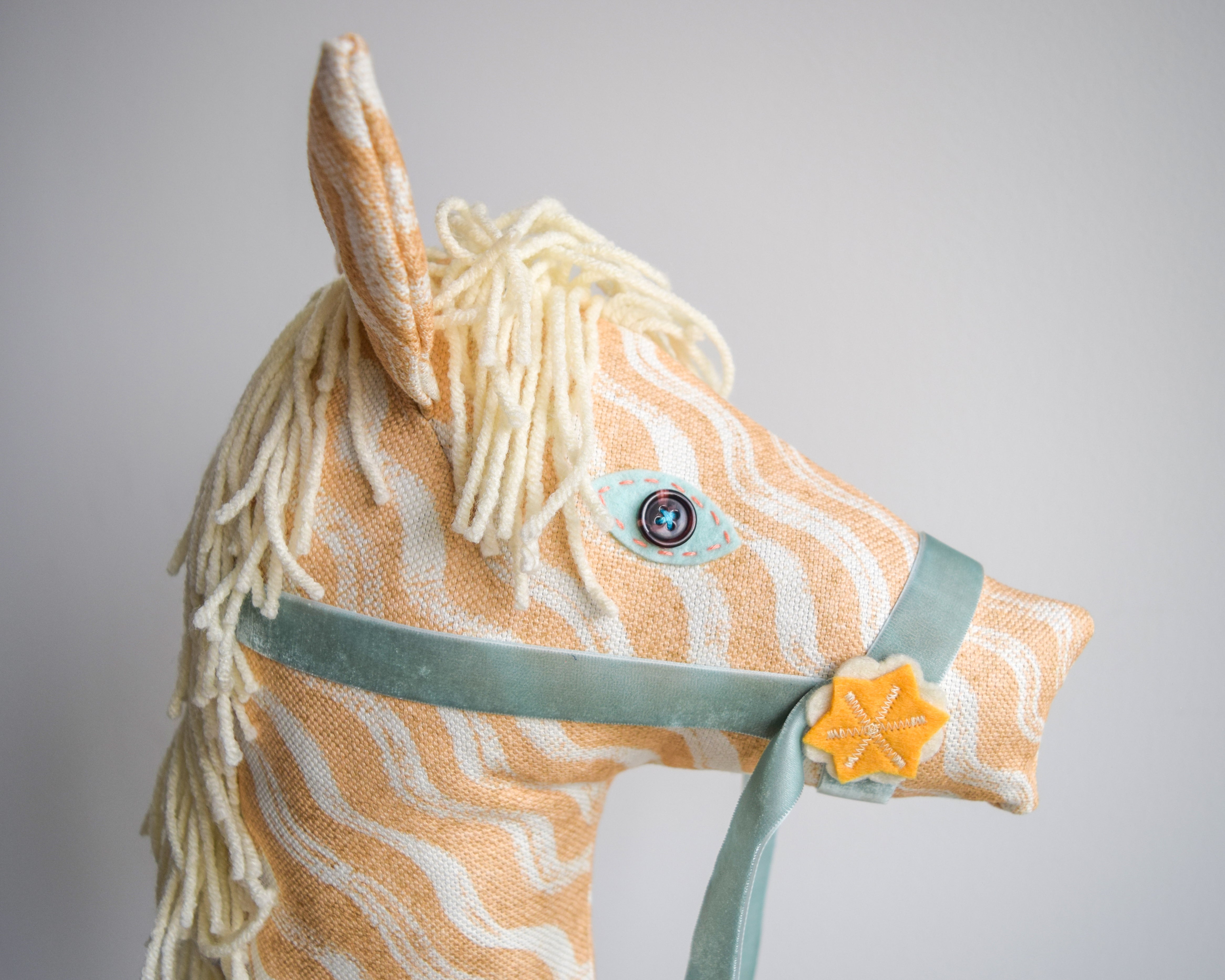 Titania - Hobby Horse