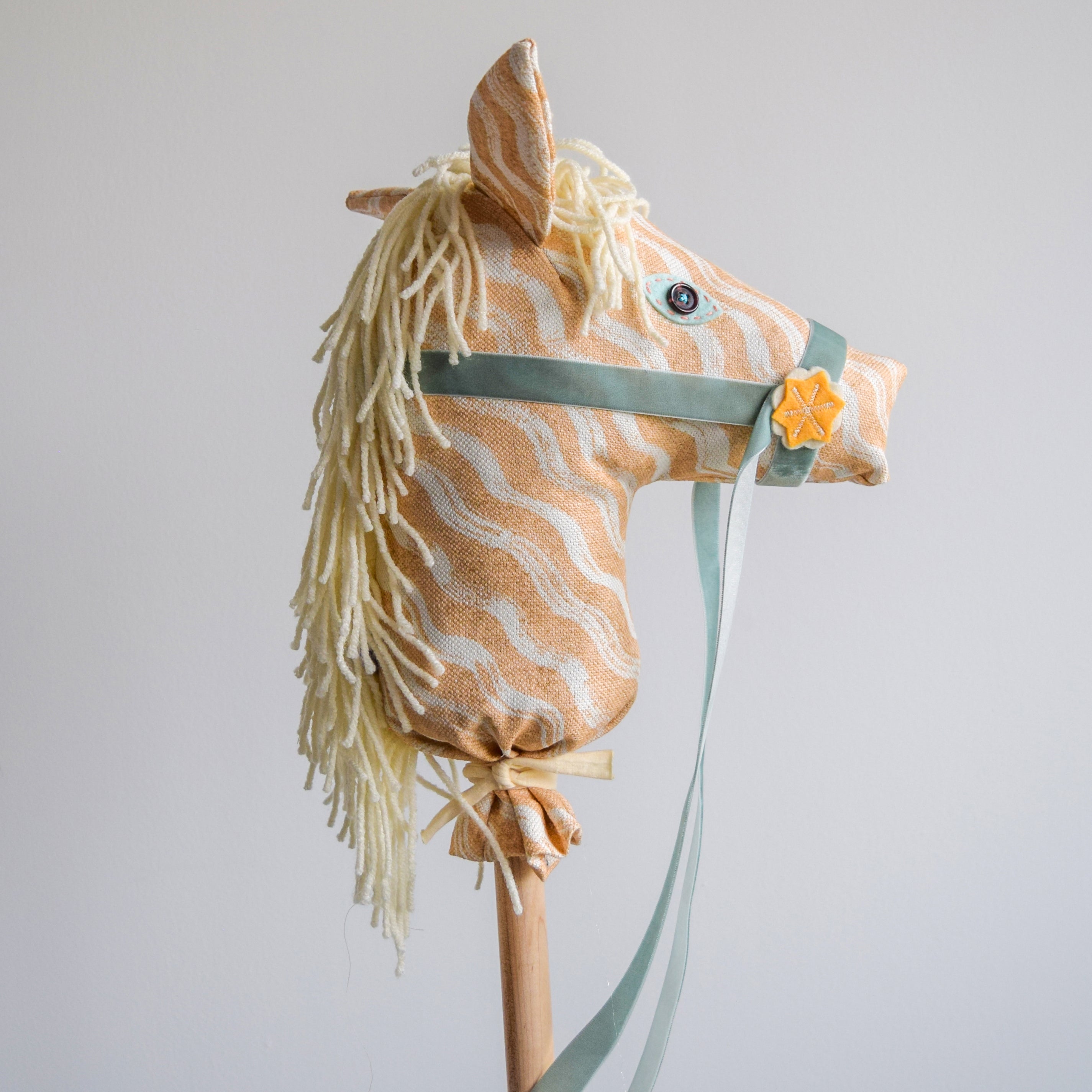 Titania - Hobby Horse