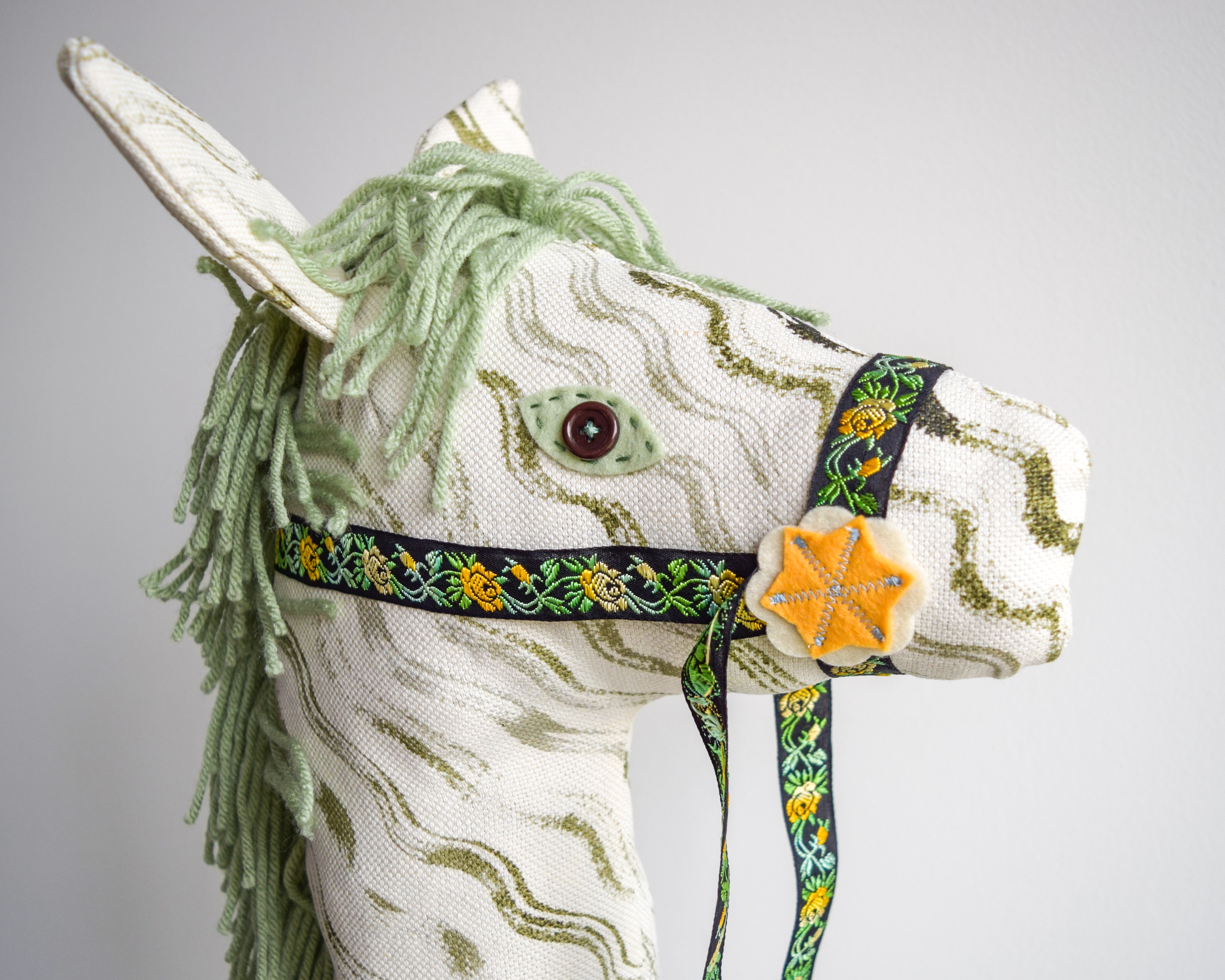 Titania - Hobby Horse