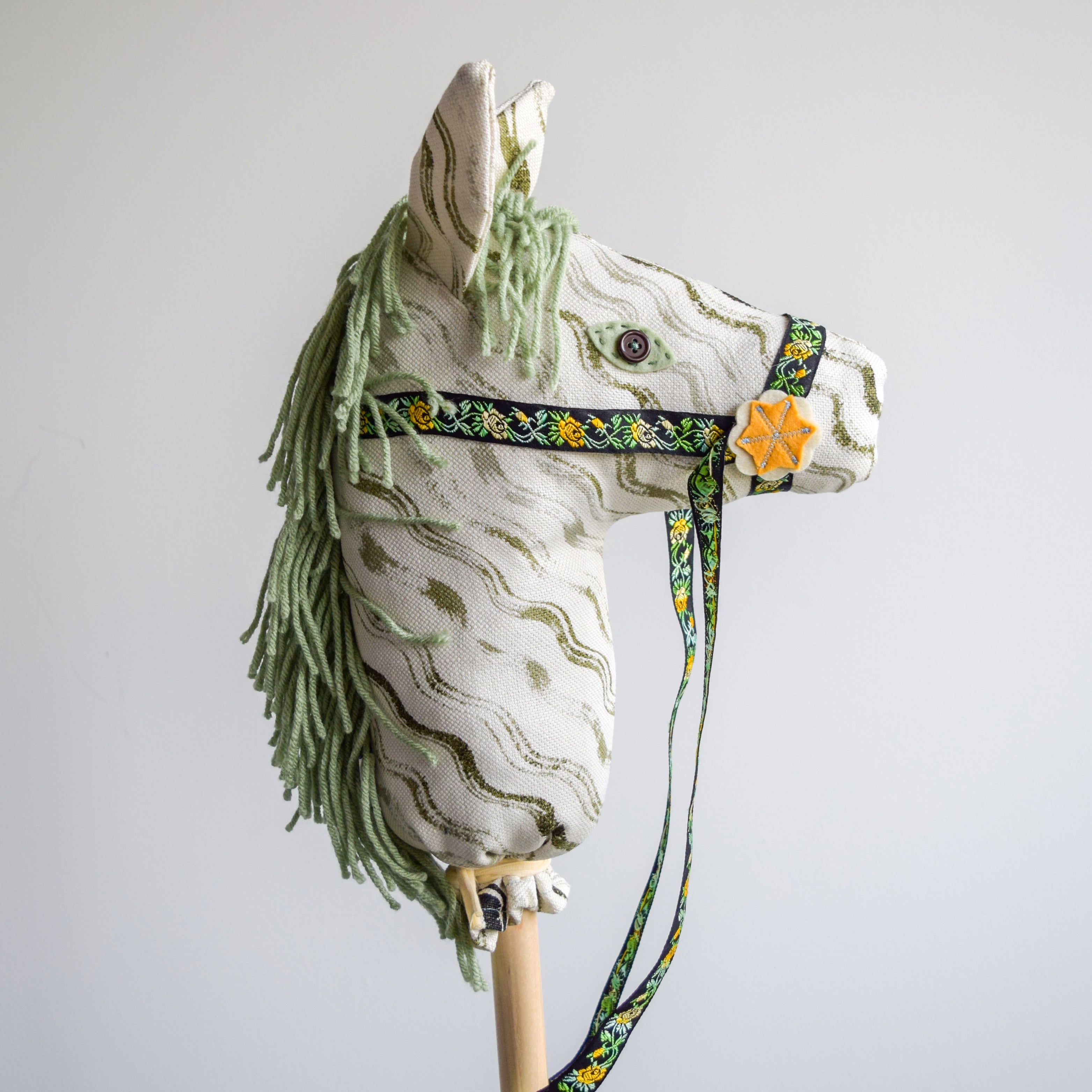 Titania - Hobby Horse