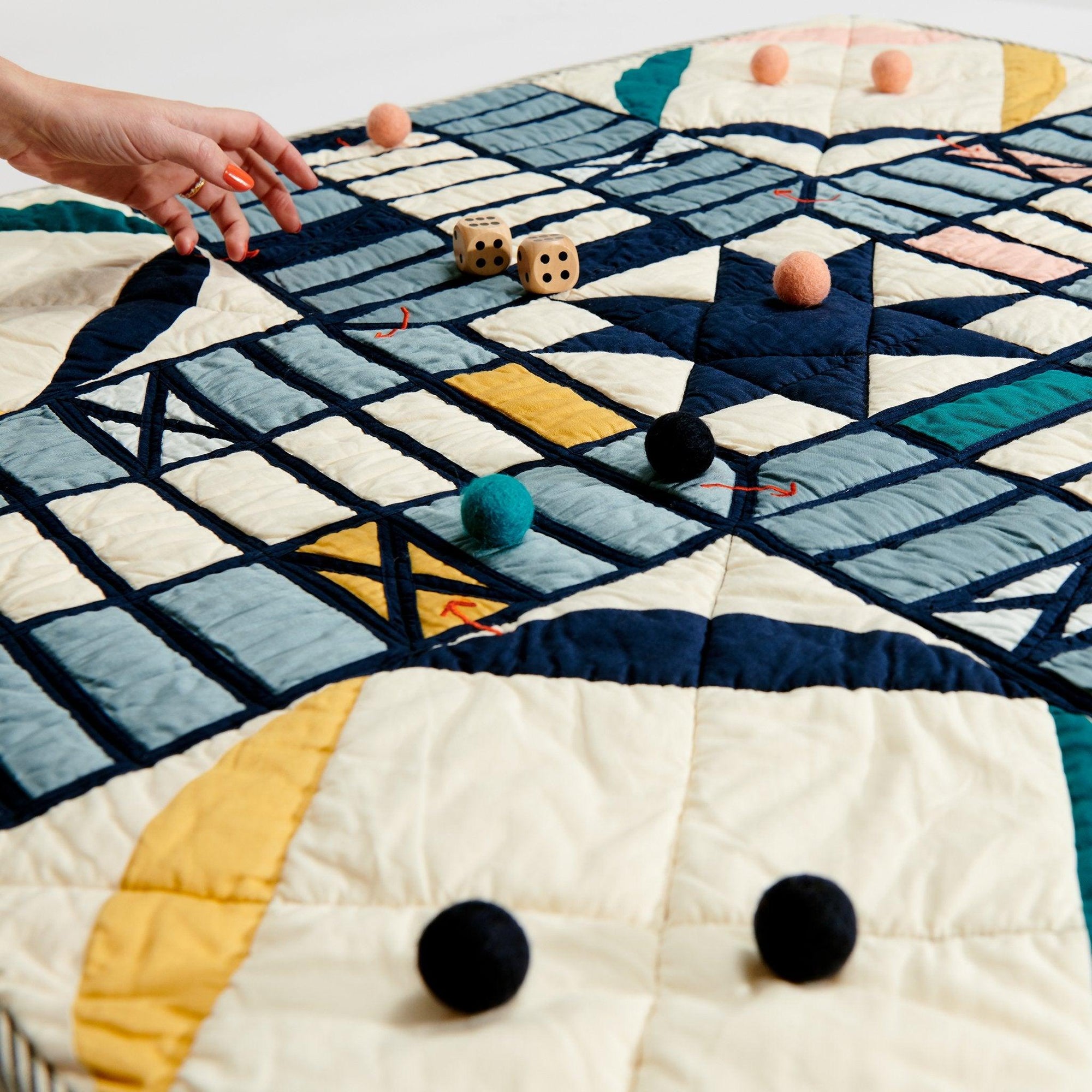 Cross And Circle Game Quilts